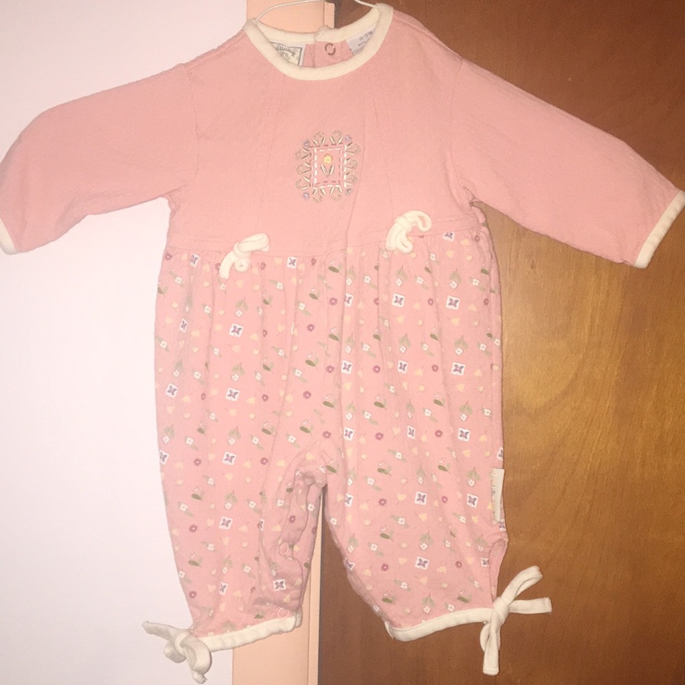 Vintage 0-3 months pink/floral Lullaby Club onesie